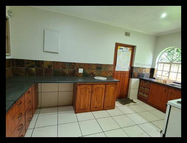 3 BEDROOM HOUSE FOR SALE IN BIRCH ACRES